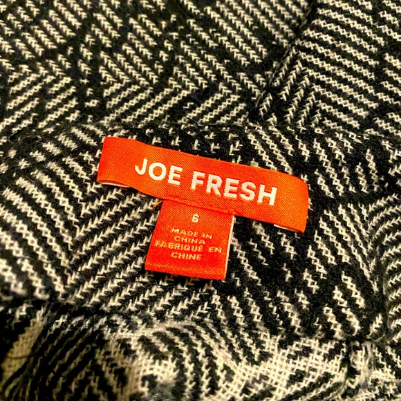 Joe Fresh Black and White Floral A-line Skirt - Picture 3 of 3